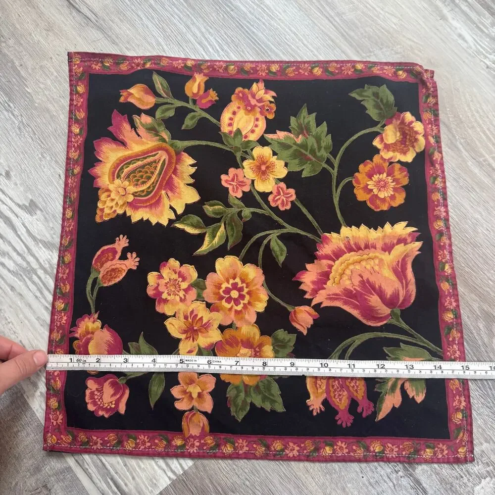 Vintage Set of 4 Floral Cloth Dinner Napkins Black Cottagecore 15x15 Fall